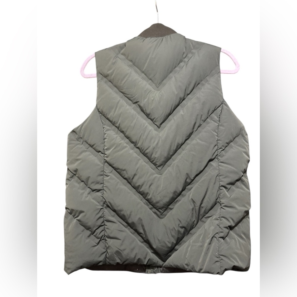 Athleta Inlet Quilted Vest in Olive - Small stain - Picture 2 of 8